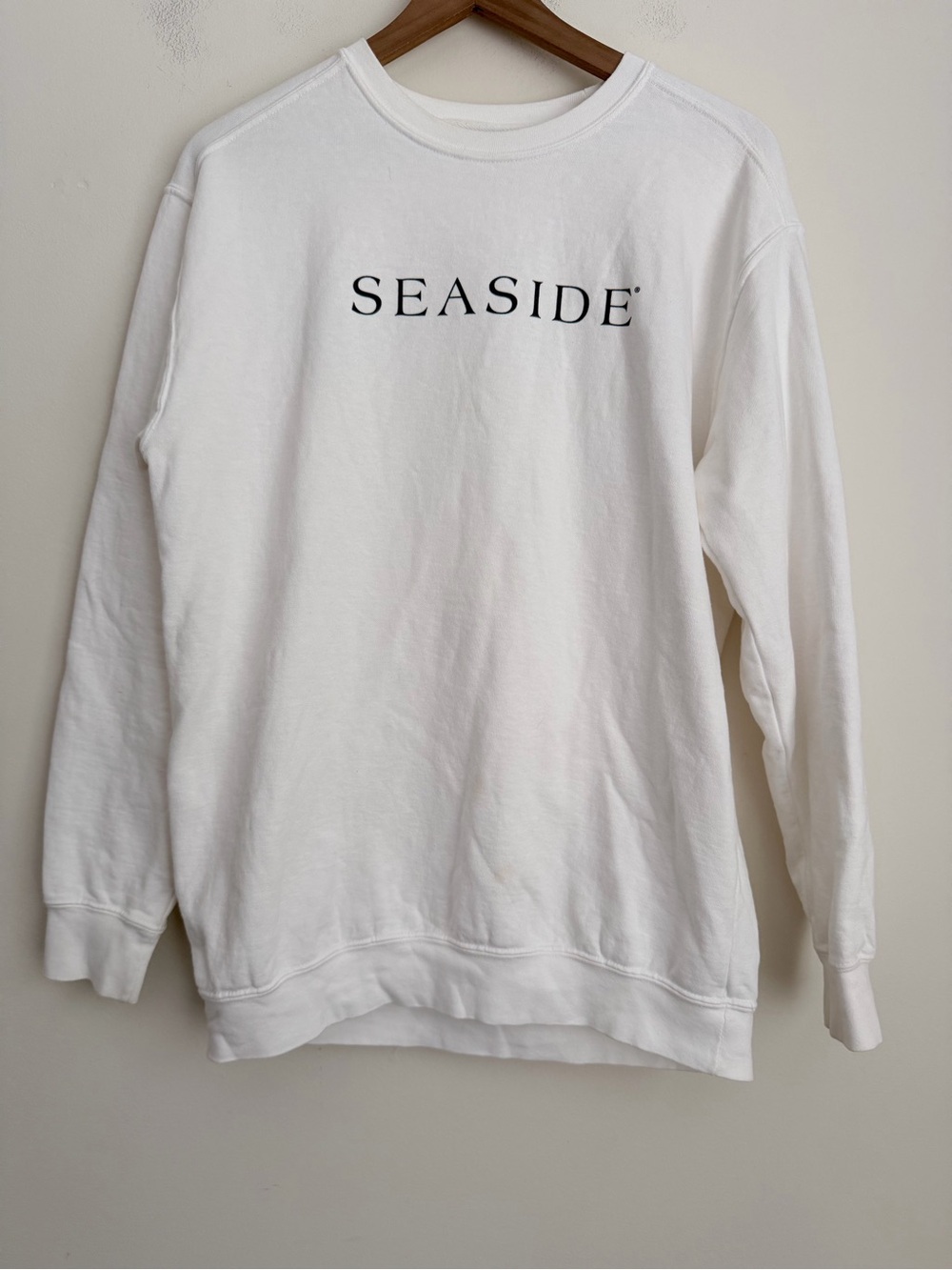The Seaside Style “Seaside” Crewneck Sweatshirt Women’s Medium white